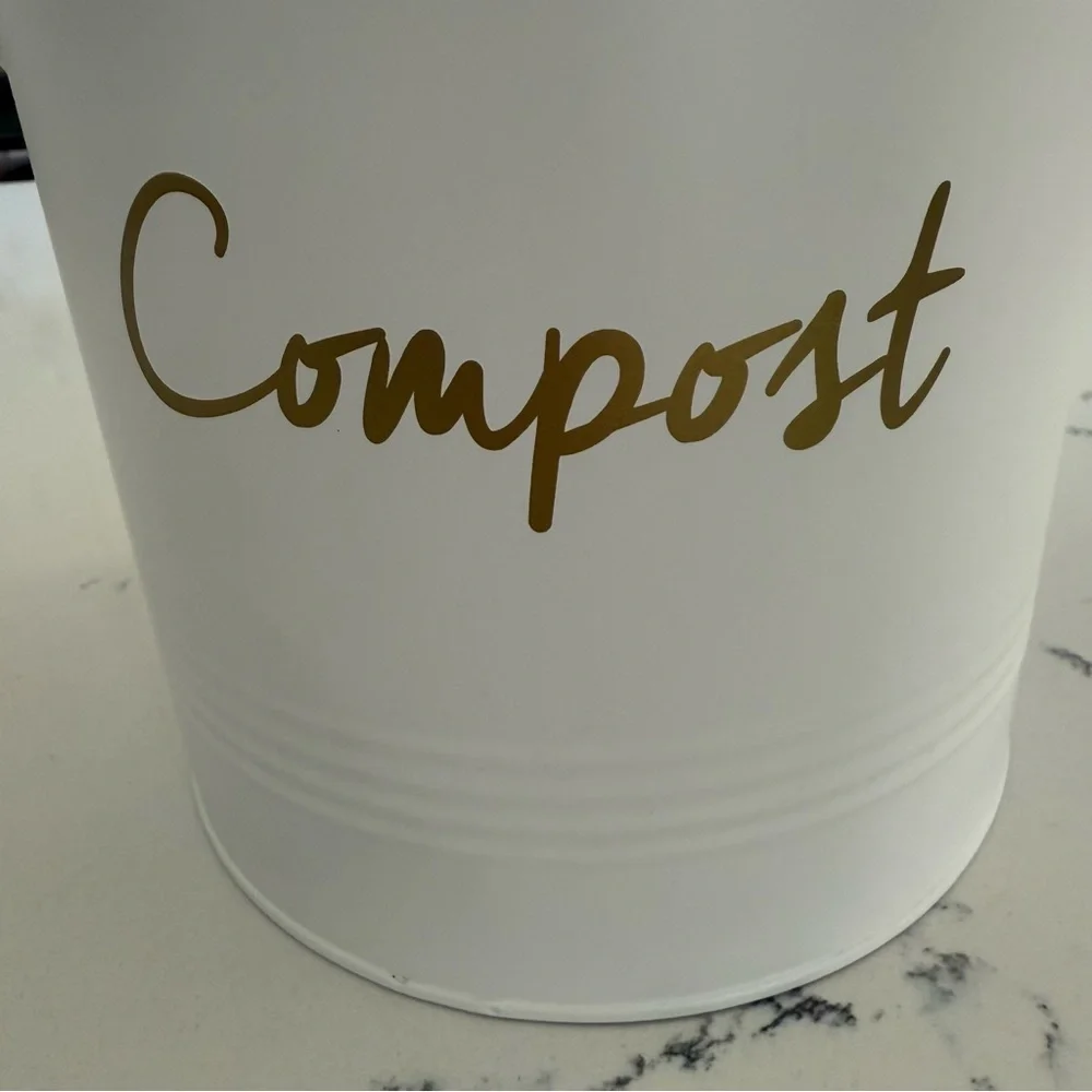 Countertop Compost Bin~White